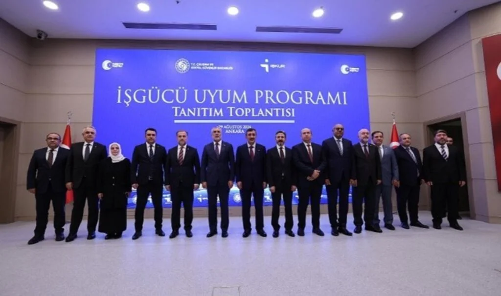 Bakan Işıkhan, İŞKUR'un İşgücü Uyum Programı Tanıtım Toplantısı'na İştirak Etti