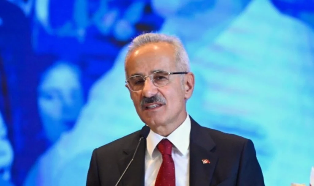 Bakan Uraloğlu'ndan Samsun İçin Beklenen Açıklama: "Samsun Batı Çevre Yolu tasarruf tedbirlerine takılmadı"