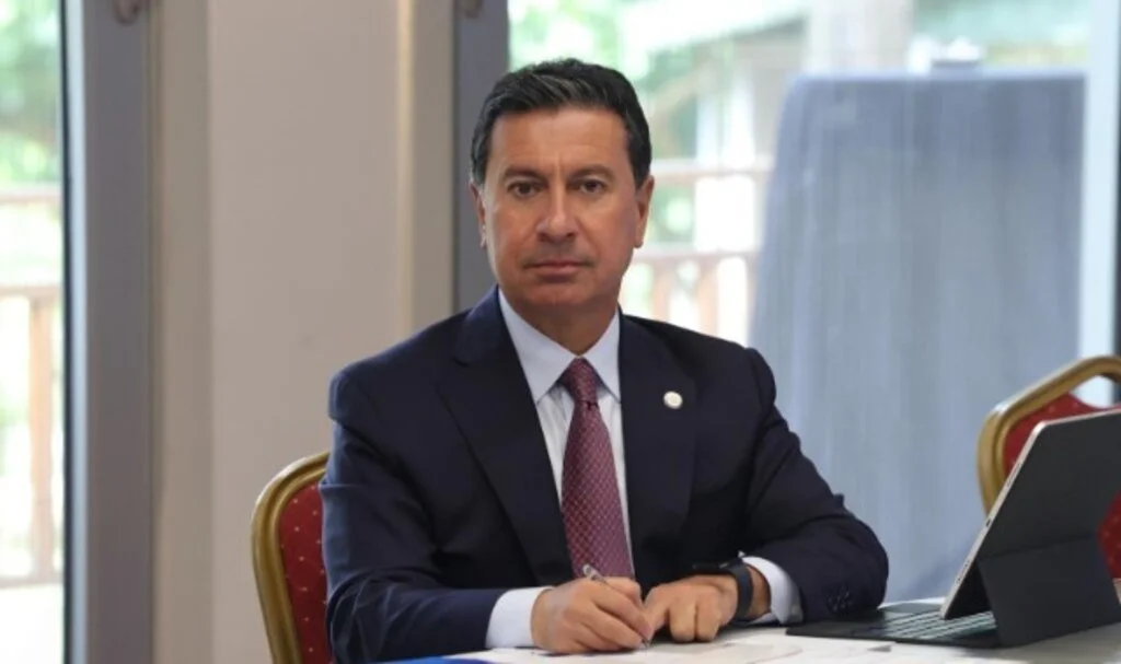 Başkan Aras İklim Zirvesi İçin Fransa’ya Gidiyor  