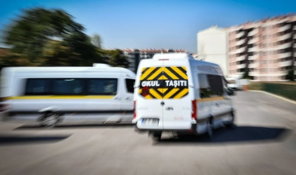 Büyükşehir'den İlkokul Öğrencileri İçin Servis, Ortaokul ve Lise Öğrencileri İçin Abonman Desteği