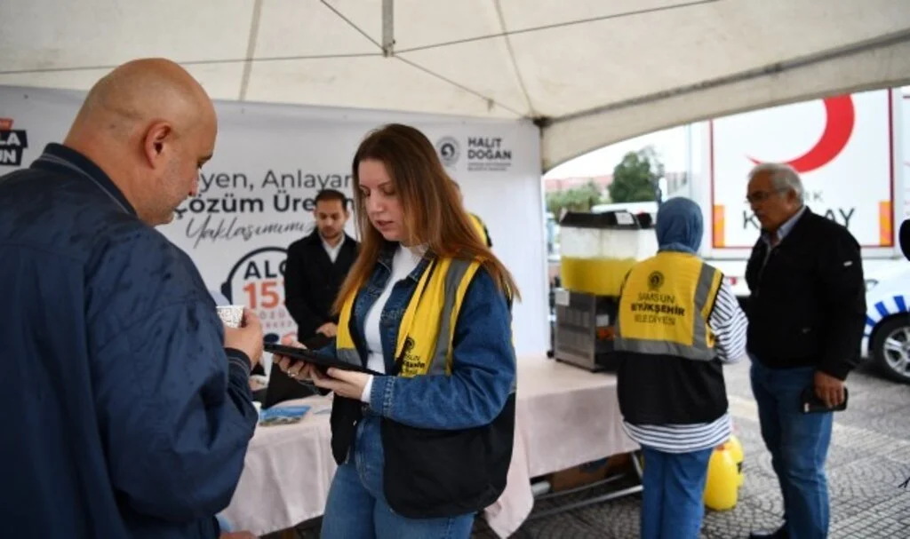 Büyükşehir Vatandaşların Görüşlerini Almaya Devam Ediyor