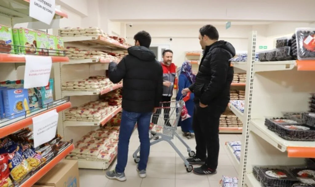 Büyükşehirden Üniversite Öğrencilerine Destek