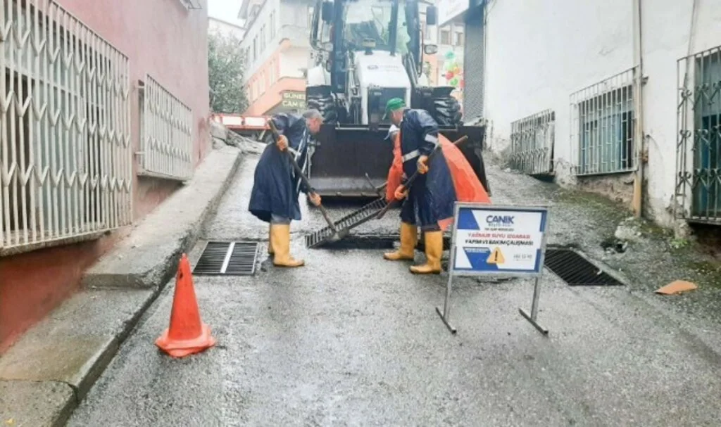 Canik’te Sağanak Yağışa Karşı Etkin Mücadele