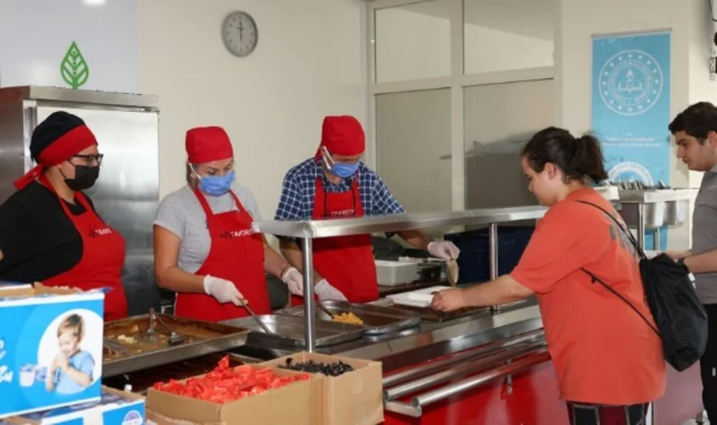 Çankaya'da Gençlik Sofrası Kuruldu