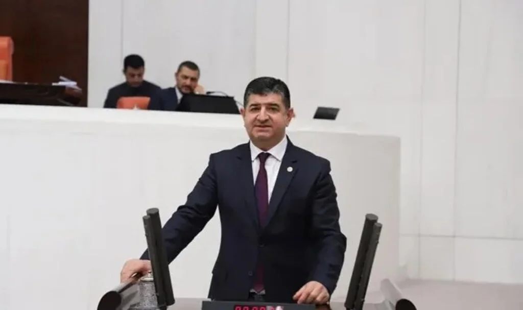 Chp'li Av. Cavit Arı; "Bir An Önce Korkuteli'nde 19 Mahalledeki Lise Öğrencileri Taşımalı Eğitim Kapsamına Alınmalıdır"