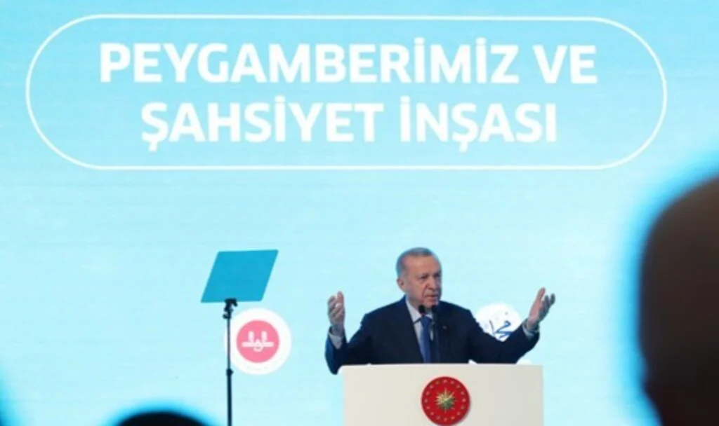Cumhurbaşkanı Recep Tayyip Erdoğan, “Bu milletin iman kalesini çökertmek için pervasızca saldırıyorlar.”