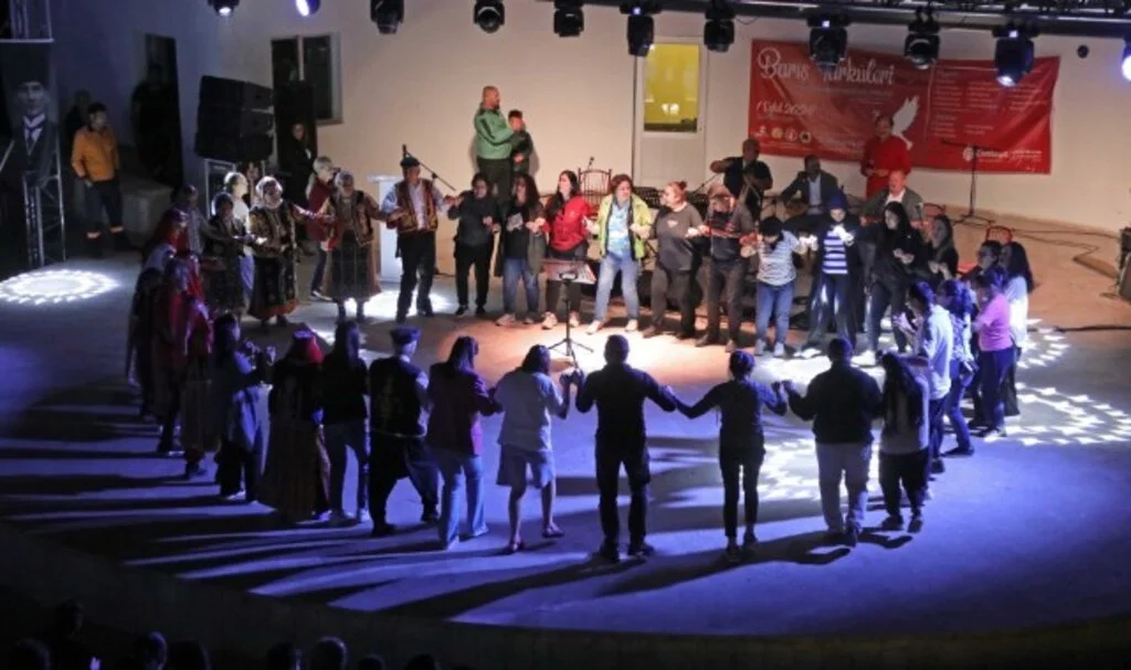 Dünya Barış Günü Çankaya'da Türkülerle Kutlandı