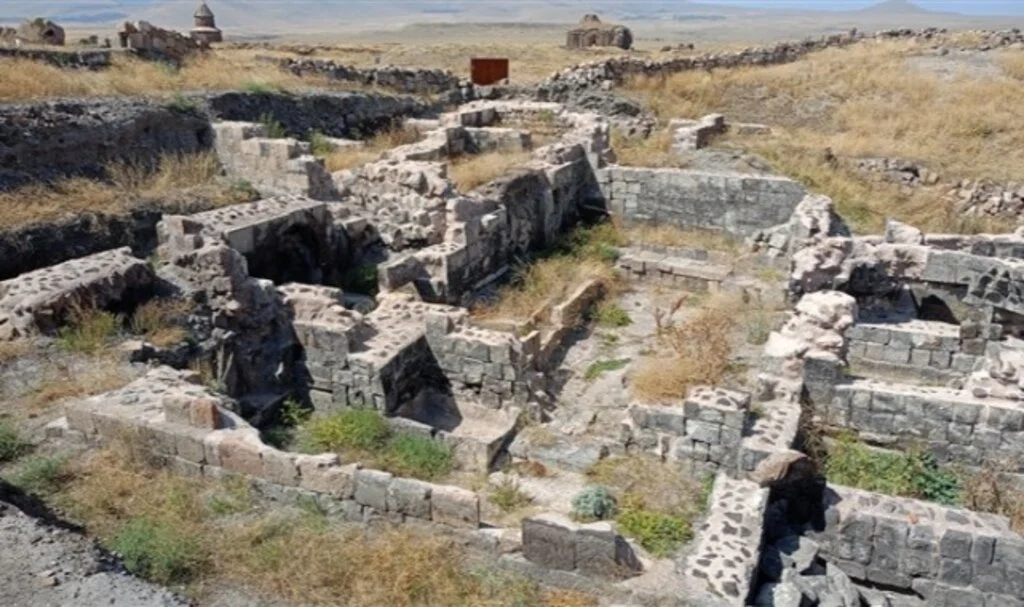 Dünyadaki ilk ‘Suda doğum küveti’ Ani’de bulunuyor