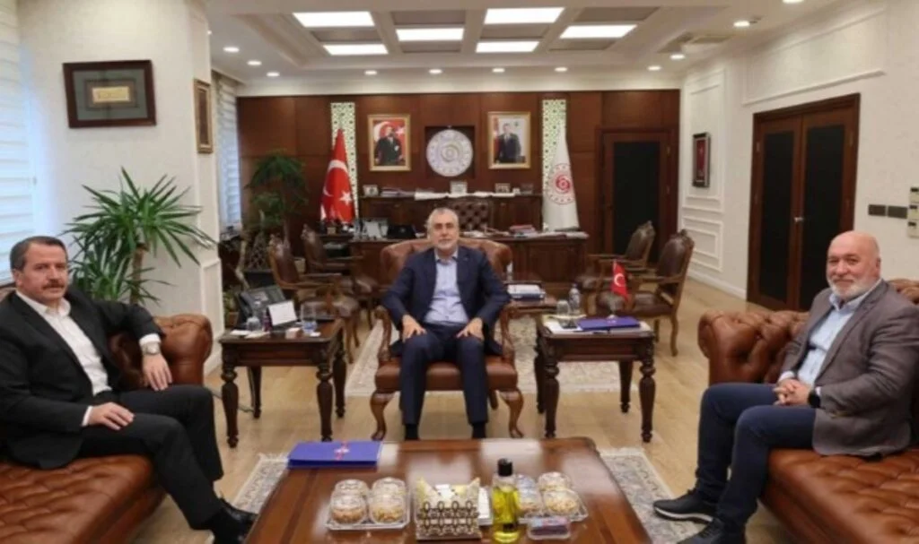 Memur-Sen Genel Başkanı Ali Yalçın, Bakan Işıkhan ile görüştü: “İUP ödemesi 12 bin TL’ye çıktı”