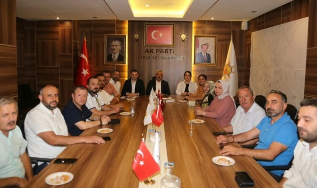 Milletvekili Aksu, İlkadım İlçe Yönetim Kurulu Toplantısı'na katıldı