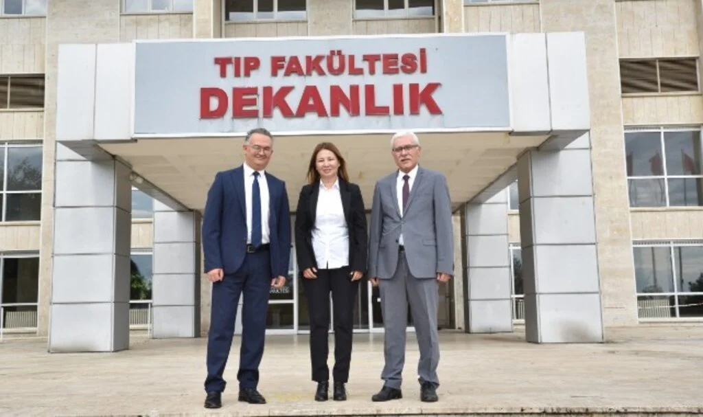 OMÜ Tıp Fakültesi Hastanesi Başhekimlik Görevini Prof. Dr. Ünsal Özgen Devraldı 