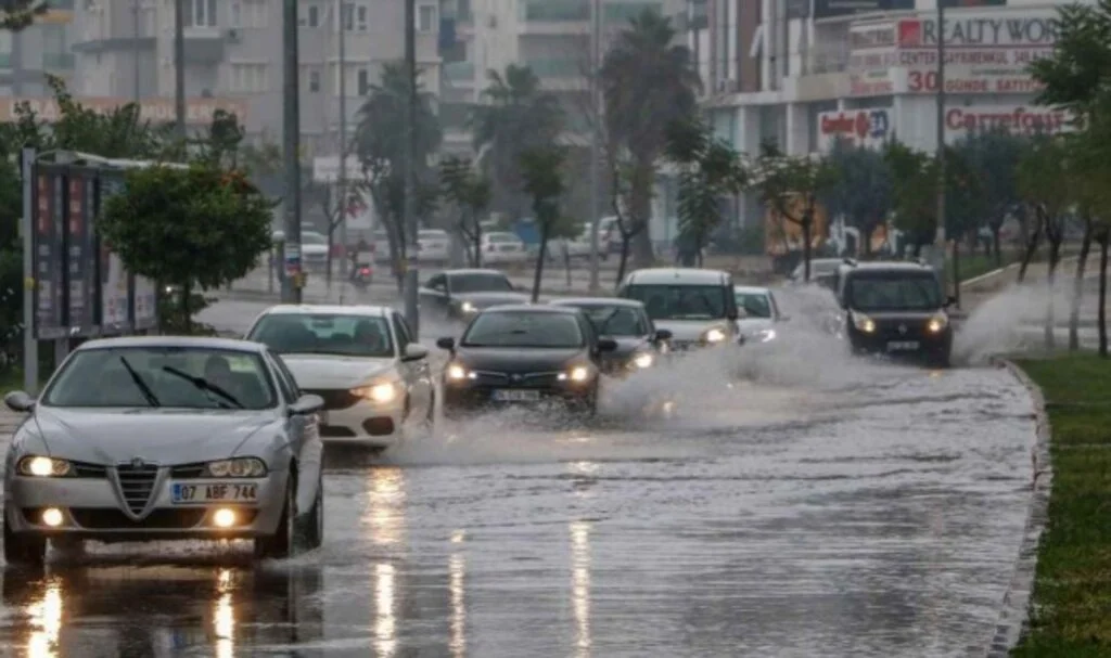 Samsun'da sel alarmı! Valilik Uyardı