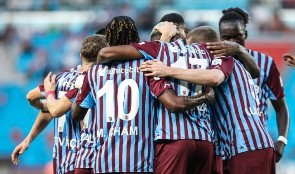 Trabzonspor, Süper Lig’de ilk galibiyetini Konyaspor karşısında gol düellosunda aldı