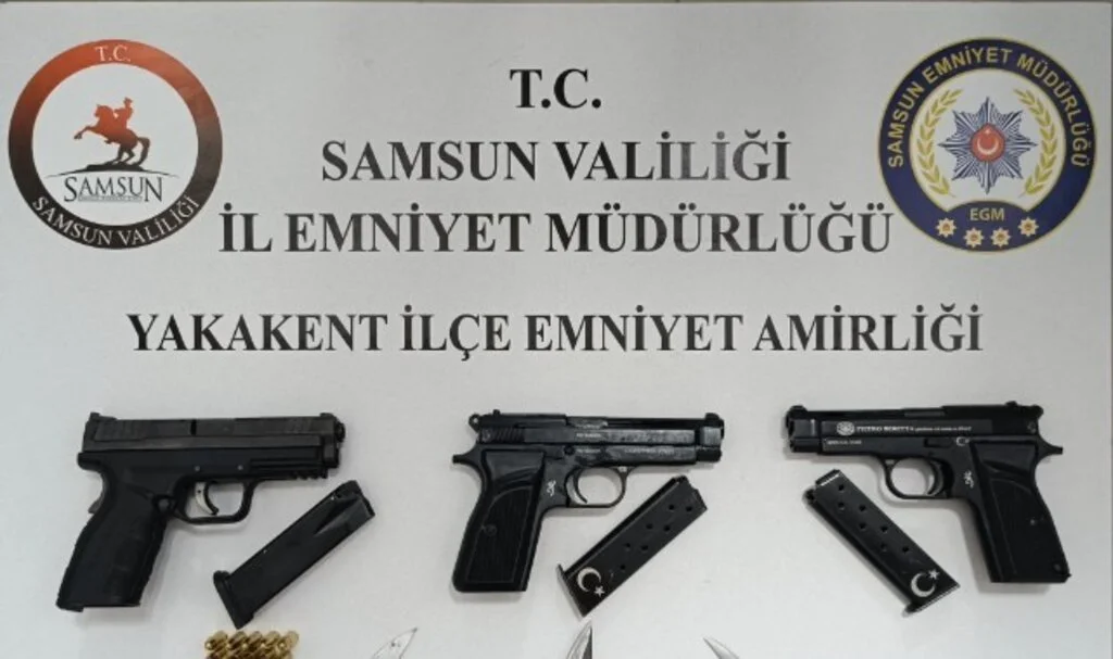 Yakakent'te 3 Ruhsatsız Tabanca ve Çok Sayıda Mühimmat Ele Geçirildi!