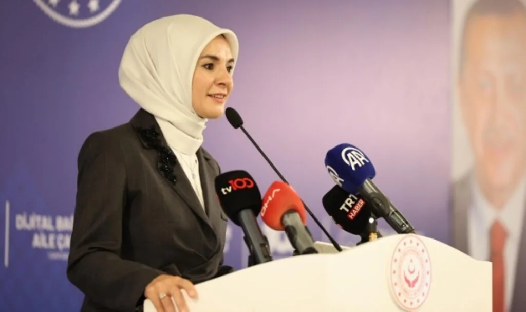 Aile ve Sosyal Hizmetler Bakanı Göktaş, "Dijital Bağımlılık ve Aile Çalıştayı"nda konuştu