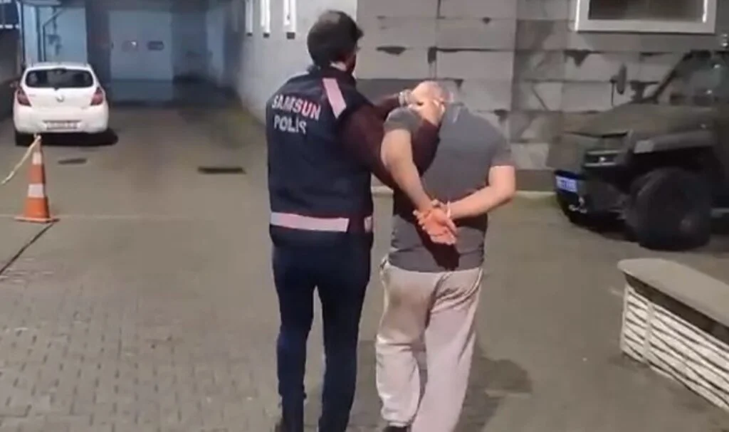 Aranan Hükümlüye Emniyetten Kıskaç! 5 Ayrı Suçtan 12 Yıl Hapisle Yakalandı