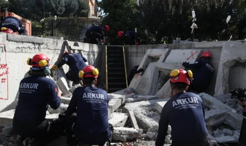 Arnavutköy'de Gerçeğini Aratmayan Tatbikat
