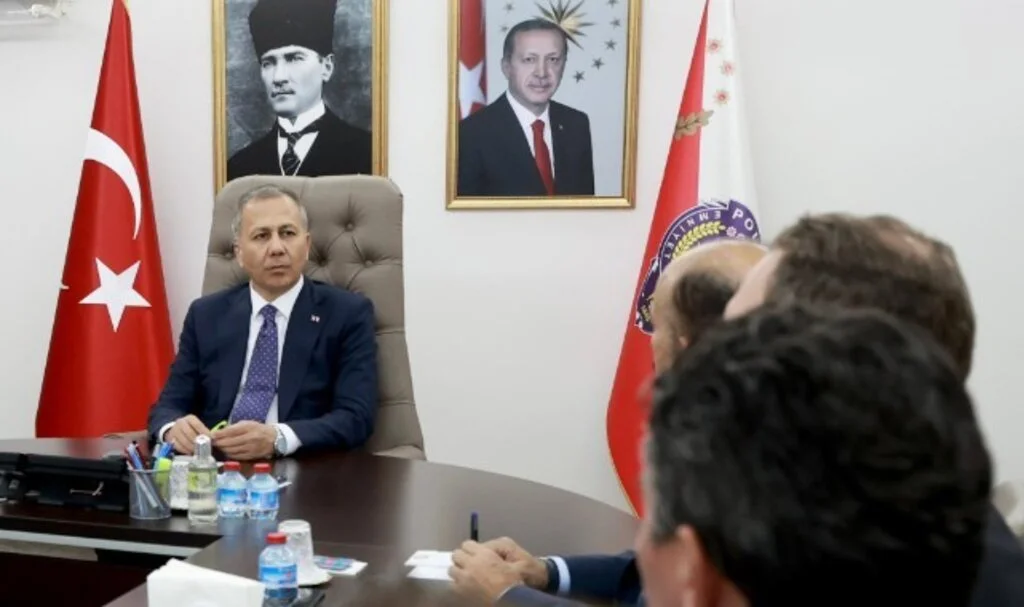 Bakan Yerlikaya’dan Ayşenur ve İkbal için başsağlığı mesajı