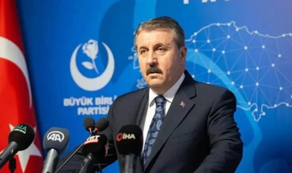 BBP Genel Başkanı Mustafa Destici’den yeni vergi eleştirilerine sert tepki: “Kredi Kartlarını İptal Edin”
