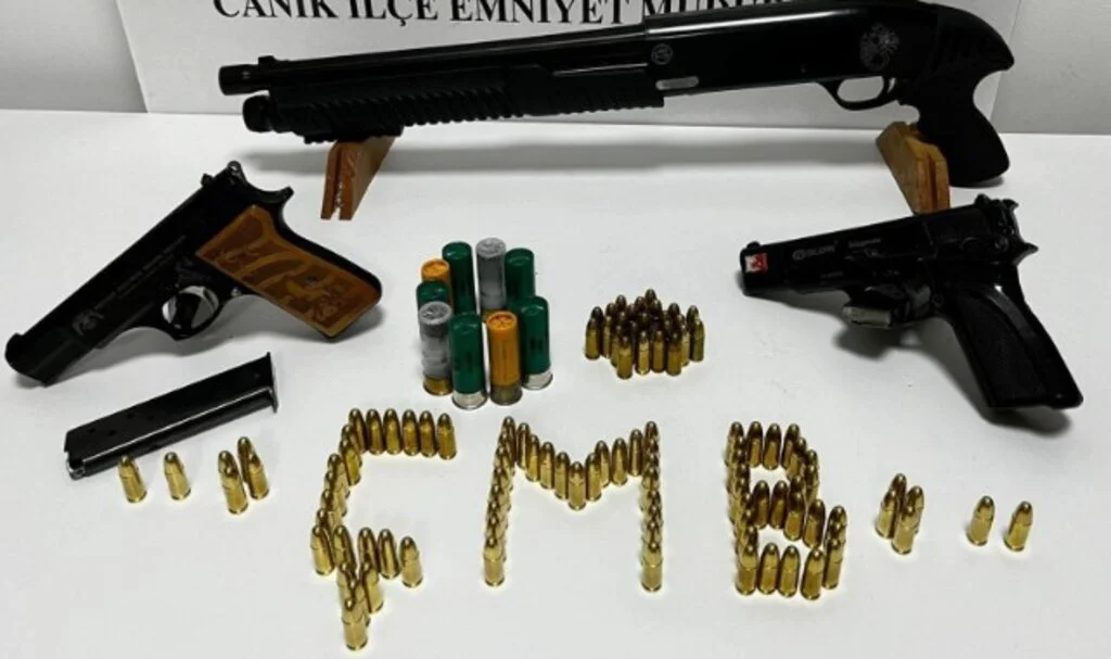 Canik’te Silah Operasyonu: Pompalı Tüfek ve Tabancalar Ele Geçirildi