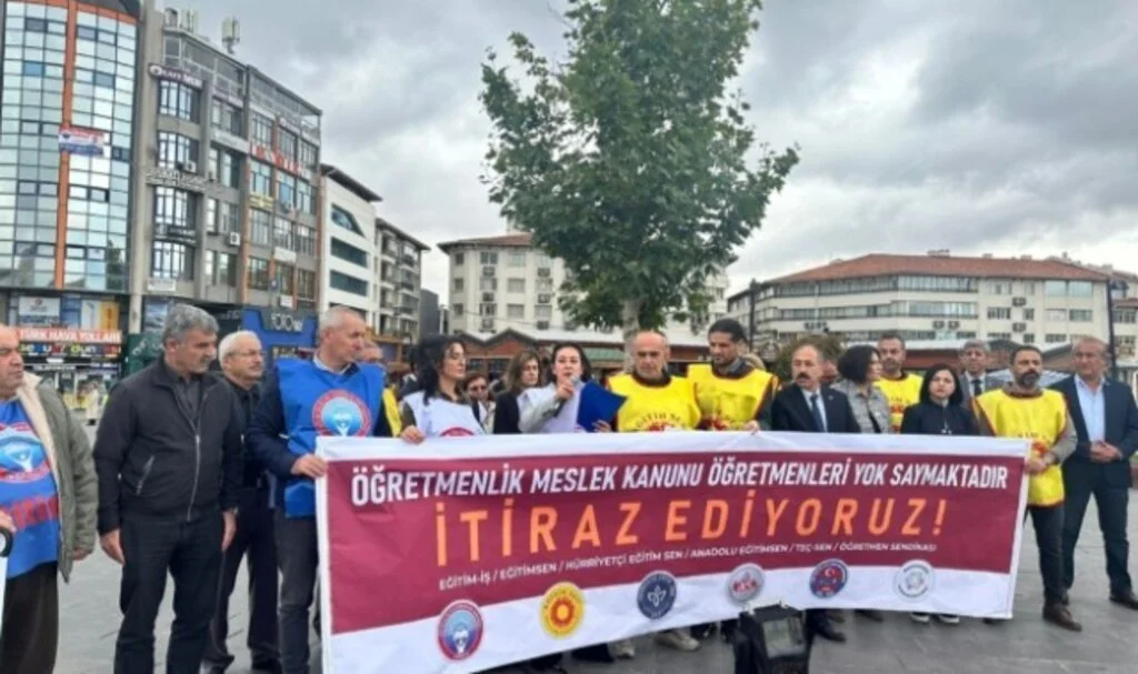 Eğitim sendikalarından Öğretmenlik Meslek Kanunu taslağına tepki!