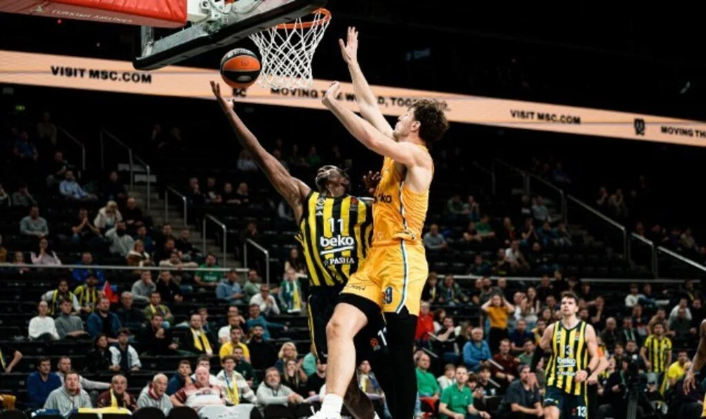 Fenerbahçe Beko'dan Maccabi Tel Aviv'e karşı muhteşem geri dönüş