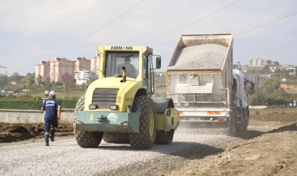 İlkadım'da Asfalt Çalışmaları Devam Ediyor