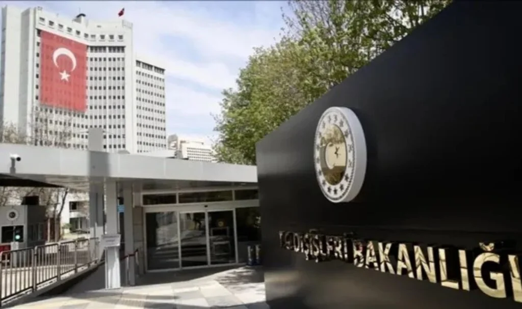 Lübnan’da tahliyeler devam ediyor: Türkler için uçak kalkacak