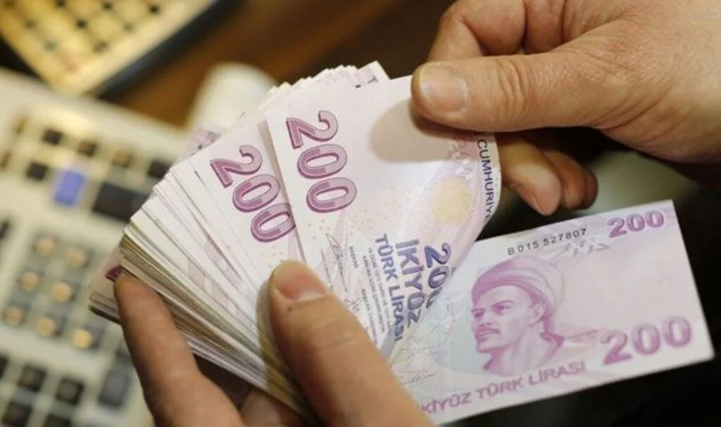Piyasada iki banknottan biri 200 TL