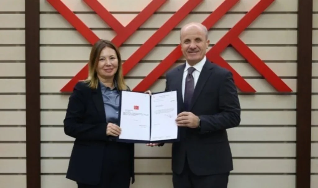 Rektörümüz Prof. Dr. Fatma Aydın Mazbatasını Aldı