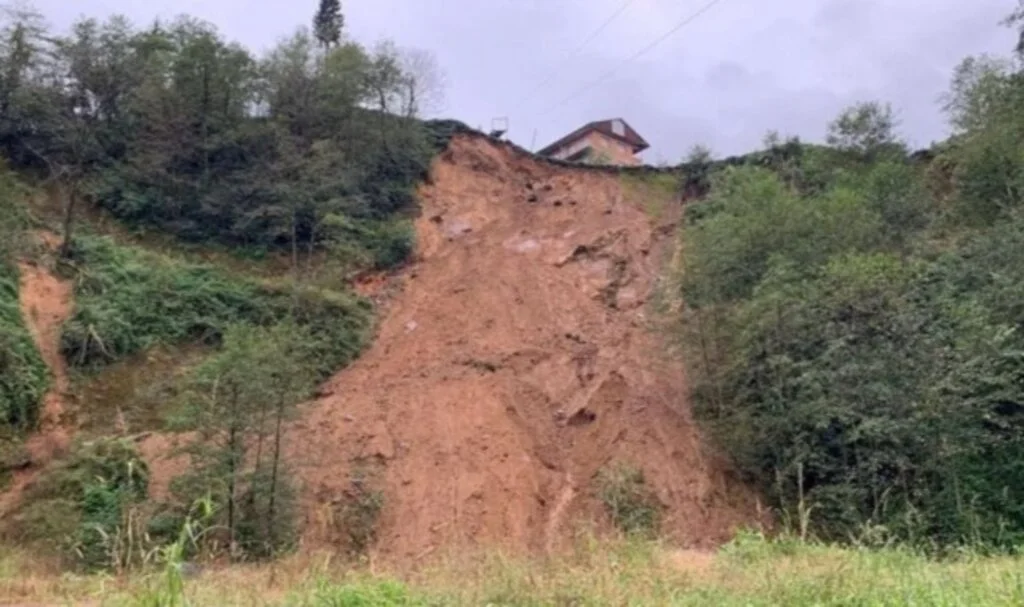 Rize’de heyelan