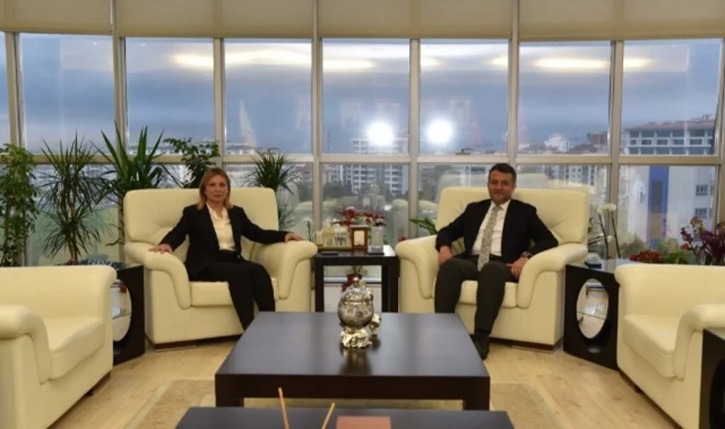 Samsun Büyükşehir Belediye Başkanı Doğan'dan Rektör Fatma Aydın'a Hayırlı Olsun Ziyareti 