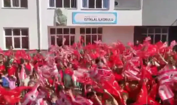Samsun'da Milli heyecanı gözler önüne serdiler