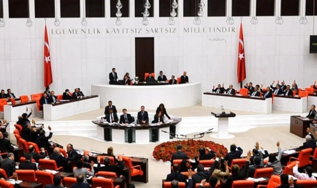 TBMM’de yeni dönem oturma düzeni yeniden belirlendi