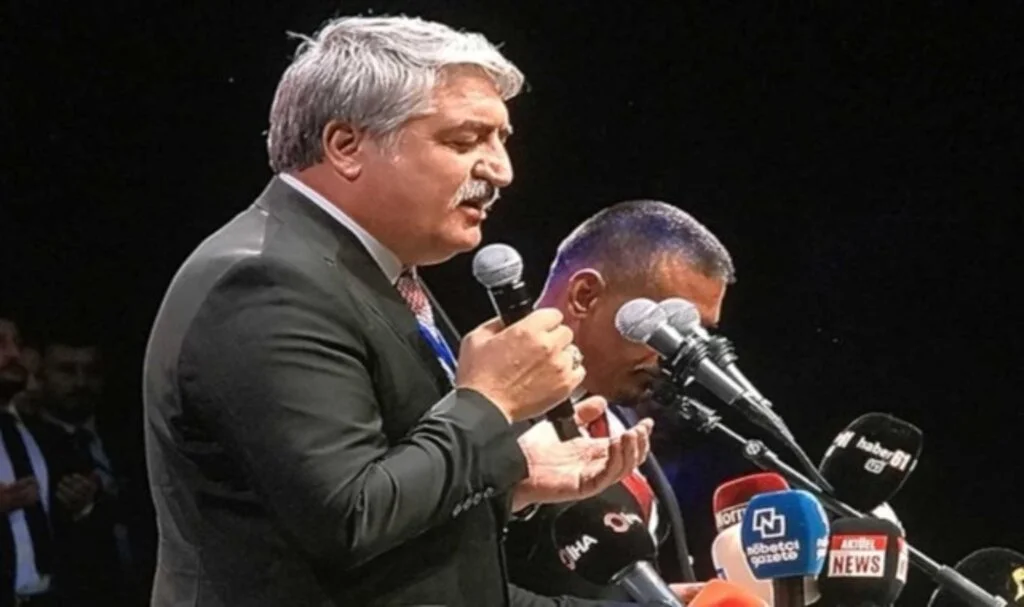Yavuz Ağıralioğlu'nun parti açılışı dualarla başladı!