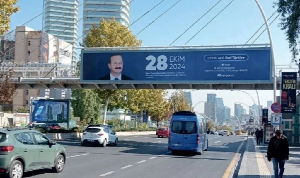 Yavuz Ağıralioğlu partilileri önce billbordlarda karşılayacak