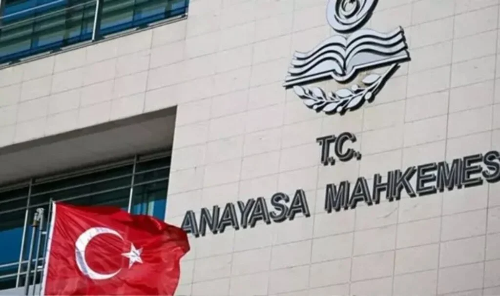 Anayasa Mahkemesi evlilikte 1 yıl şartını korudu