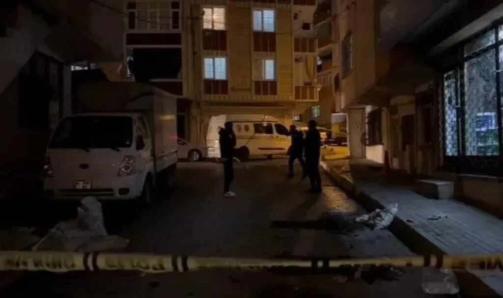 Bağcılar’da Polis Aracına EYP ve Molotoflu Saldırı