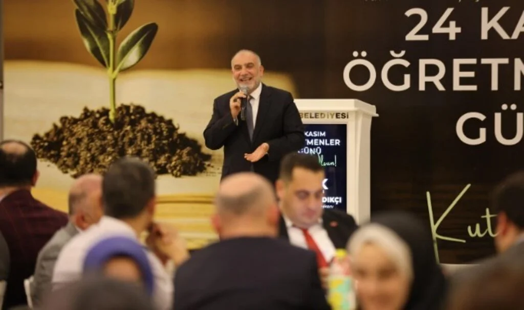 Başkan İbrahim Sandıkçı'dan Öğretmenlere Çanakkale Ziyareti ve Laptop  