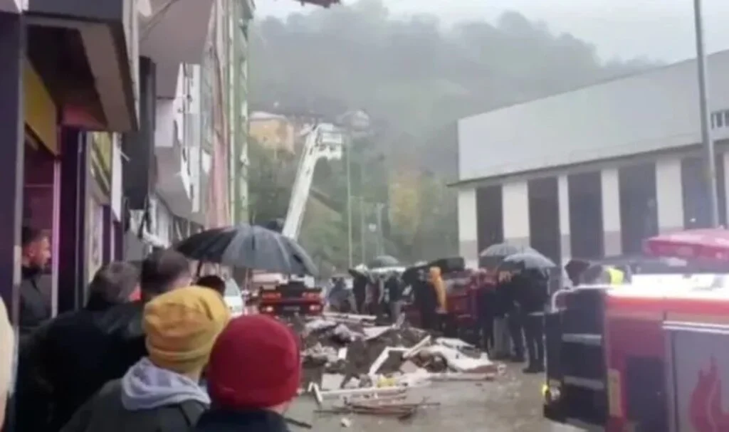 Çayeli’nde heyelan: 1 ölü, 3 yaralı