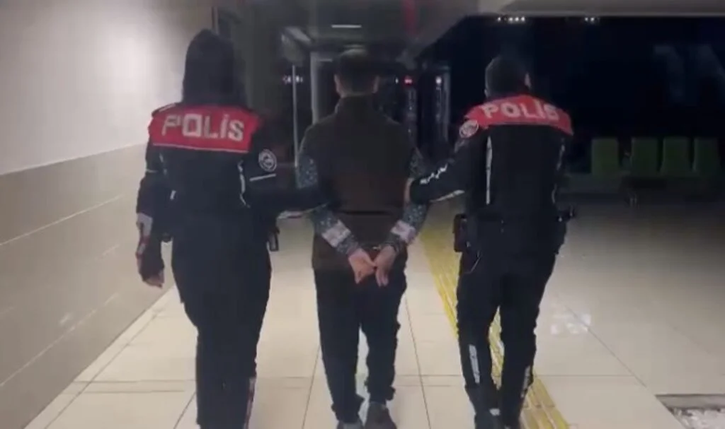 Cezaevi Firarisi ve Hırsızlık Hükümlülüğü Yakalandı