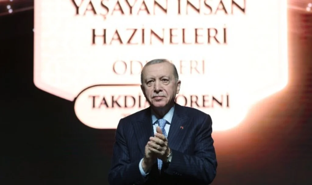 Cumhurbaşkanı Erdoğan'dan Sanatçılara Kültürel Mirası Koruma Çağrısı