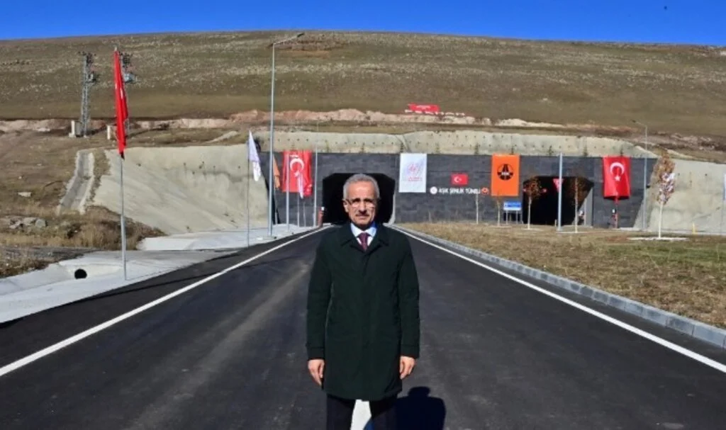 Gürcistan Sınırına Ulaşım Kolaylaşıyor: Çıldır-Aktaş Yolu Hizmete Girdi