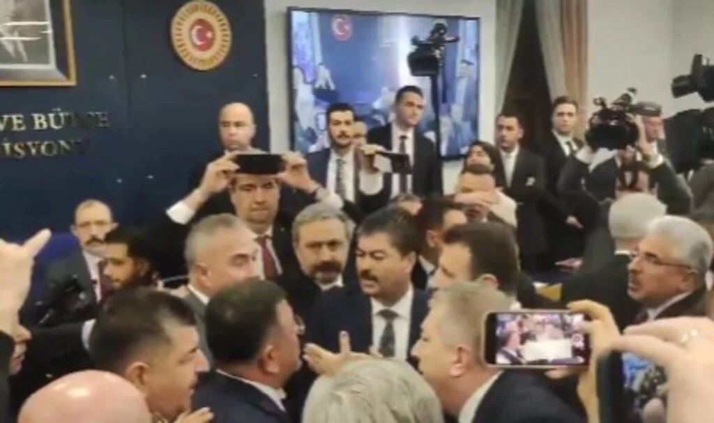 İçişleri Bakanlığı bütçe görüşmesinde arbede çıktı