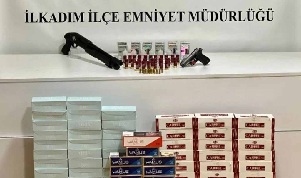 İlkadım’da Ruhsatsız Silah ve Kaçak Ürün Operasyonu