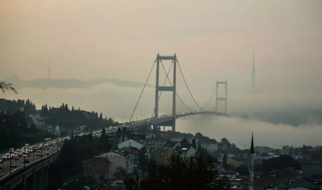 İstanbul Boğazı’nda Sis Engeli