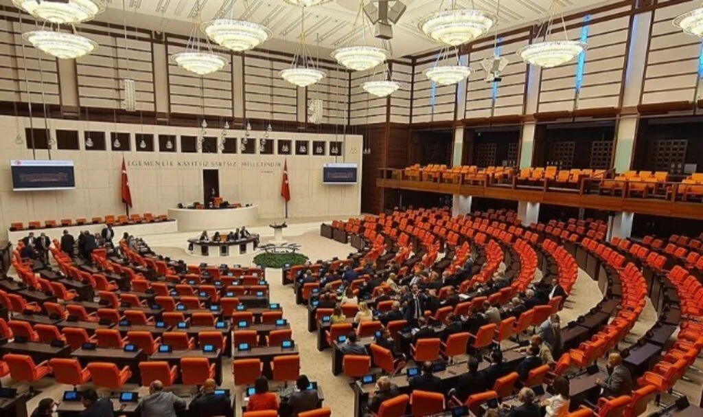 Kamuoyunda Etki Ajanlığı Kanun Teklifi, Geri Çekildi
