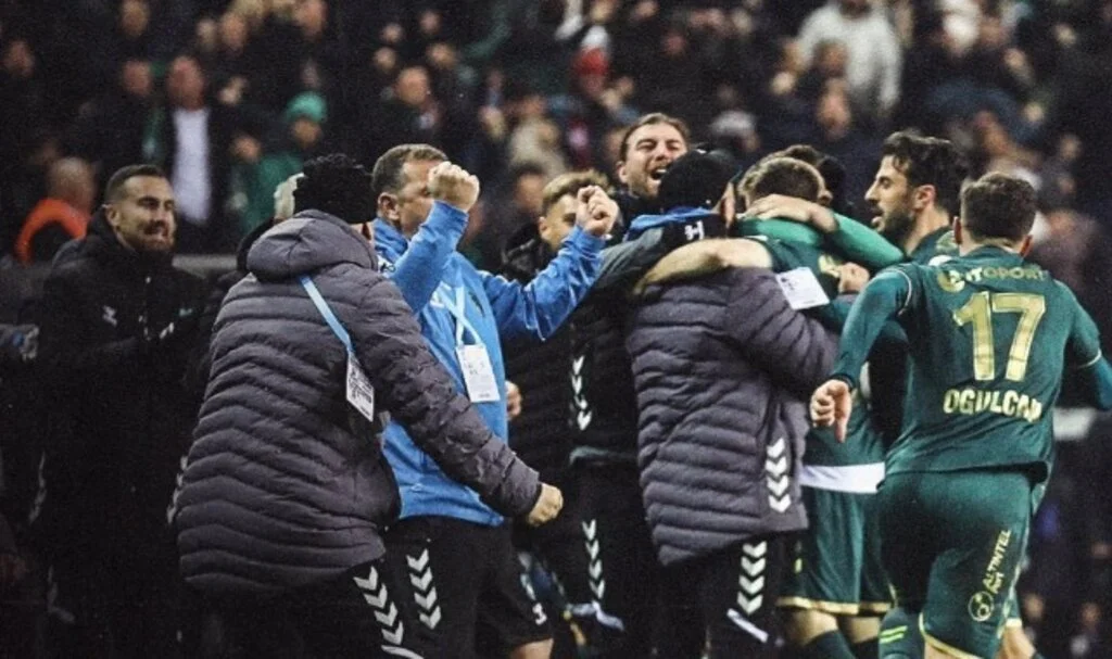 Kocaelispor, liderliği uzatmalarda kurtardı: Bandırmaspor’la gol düellosunda denge var