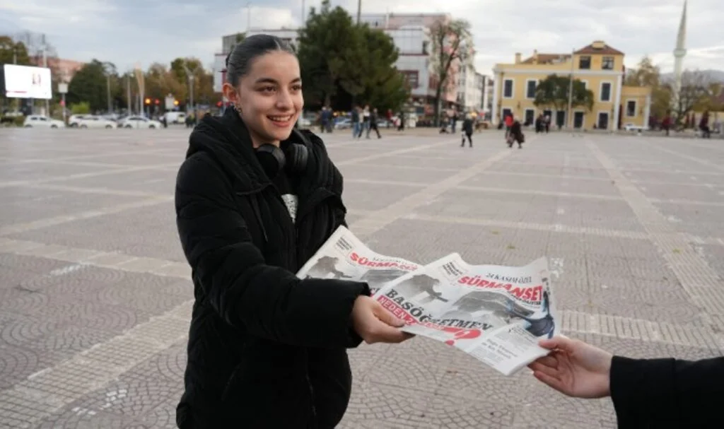 Sürmanşet Haber Gazetesi, 24 Kasım Öğretmenler Günü'ne Özel İkinci Sayısı Okurlarıyla Buluştu