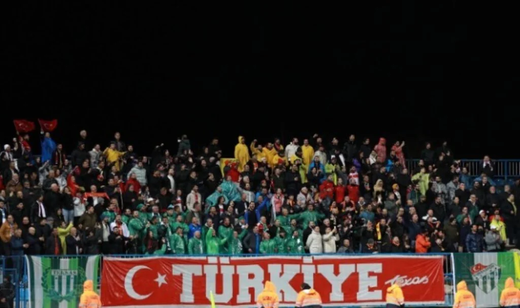 Türkiye, Karadağ Engelini Aşamadı: Gözler Play-Off'ta